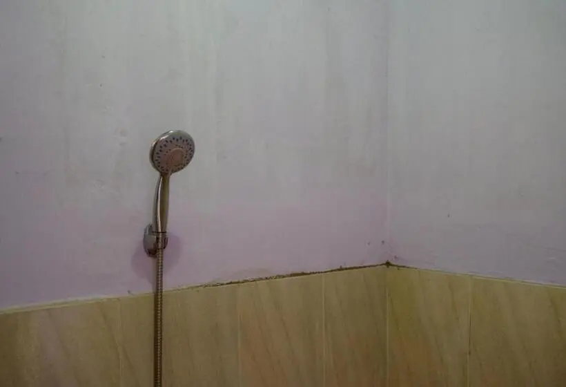 エコノミールーム, Reddoorz Near Goa Jatijajar 2