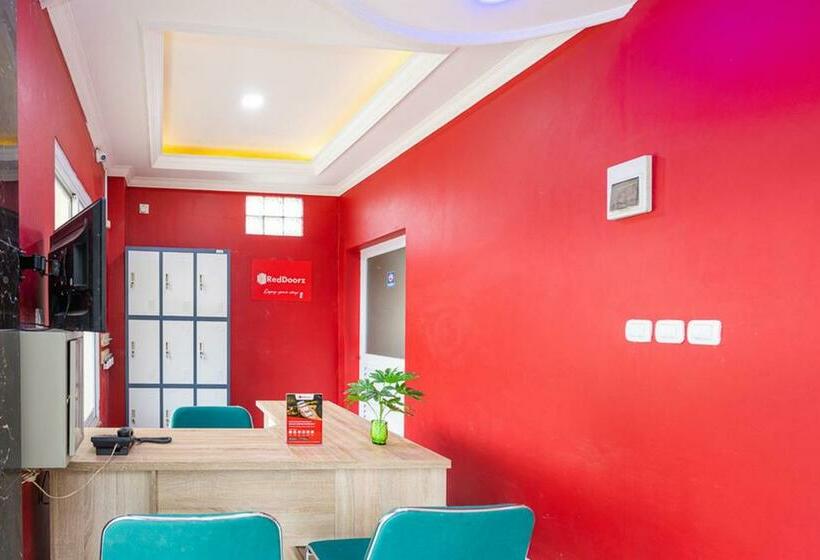 共用房间的床, Reddoorz Syariah Near Exit Toll Ciawi