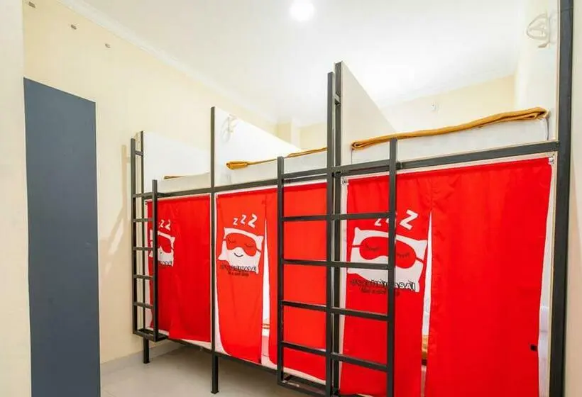 ルームシェアのワンベッド, Reddoorz Syariah Near Exit Toll Ciawi