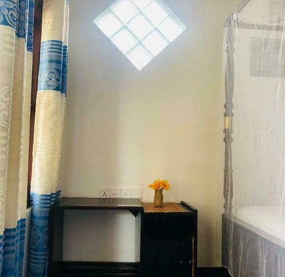 اتاق اکونومی, Screwpine Beach Villa