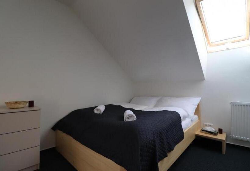 Номер Стандарт, Penzion A Restaurace U Sousedů