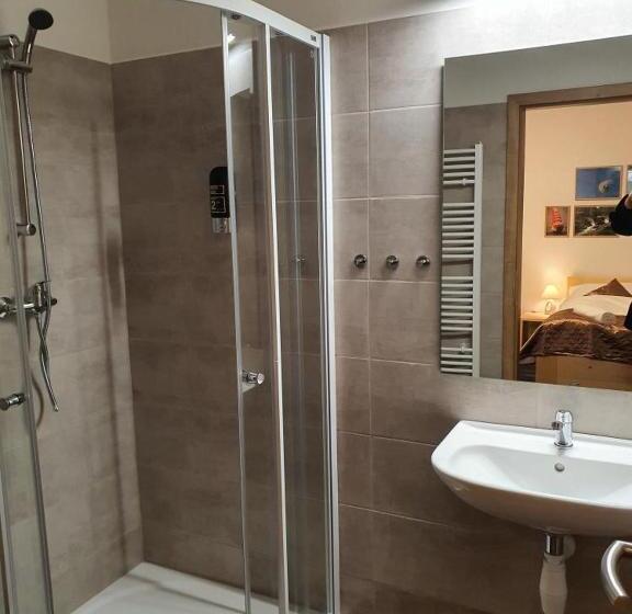 Трехместный Номер Классика, Penzion A Restaurace U Sousedů