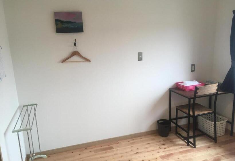 غرفة قياسية فردية, Shioya Hostel