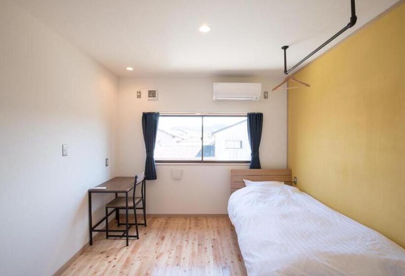 غرفة قياسية فردية, Shioya Hostel