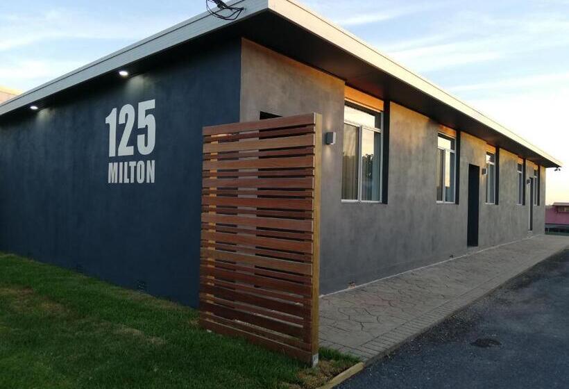침실 2개 아파트, 125 Milton