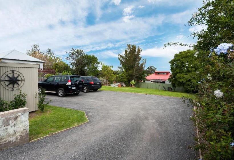 דירת חדר, 125 Milton