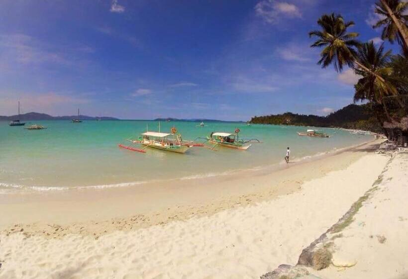 חדר משפחתי, Aquarius   Port Barton