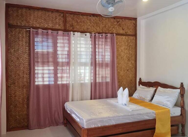 חדר משפחתי, Aquarius   Port Barton