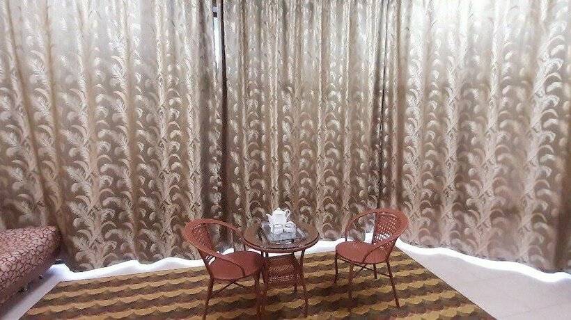 جناح مزوَّد بشرفة, Green Canyon Uzbekistan