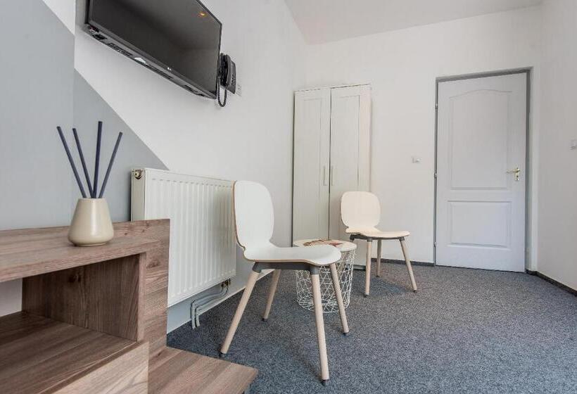 غرفة قياسية, Herczeg Udvarház Poroszló