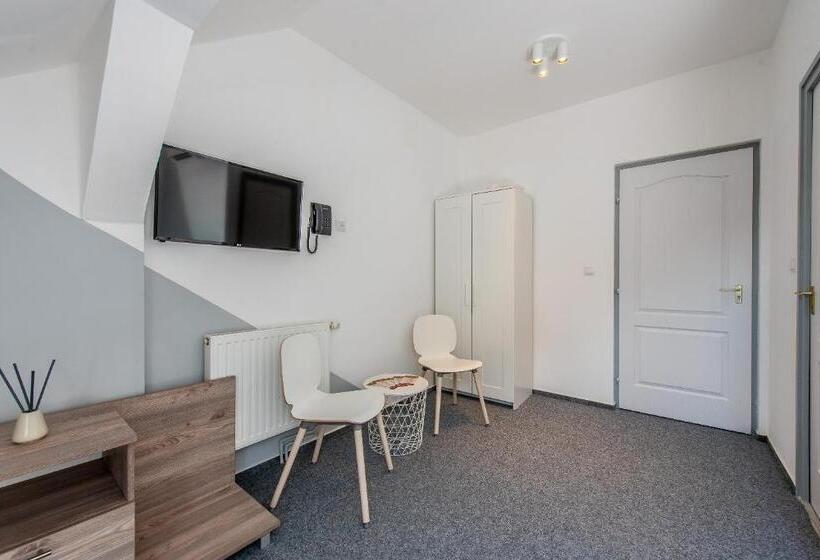 غرفة قياسية, Herczeg Udvarház Poroszló