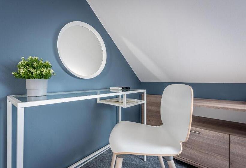 غرفة قياسية, Herczeg Udvarház Poroszló