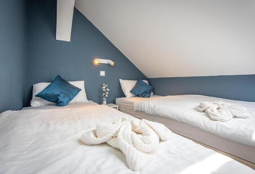 غرفة قياسية رباعية, Herczeg Udvarház Poroszló