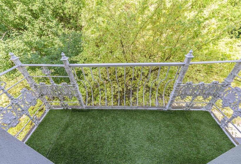 جناح مزود بتراس, Herczeg Udvarház Poroszló