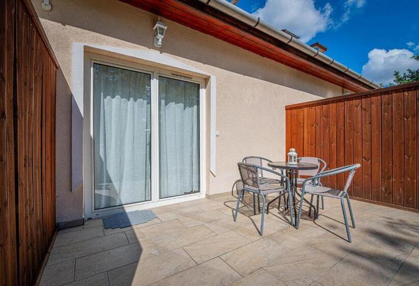 شقة غرفتين, Herczeg Udvarház Poroszló