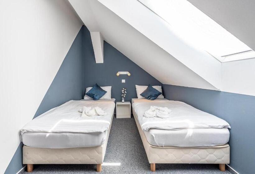 شقة غرفتين, Herczeg Udvarház Poroszló