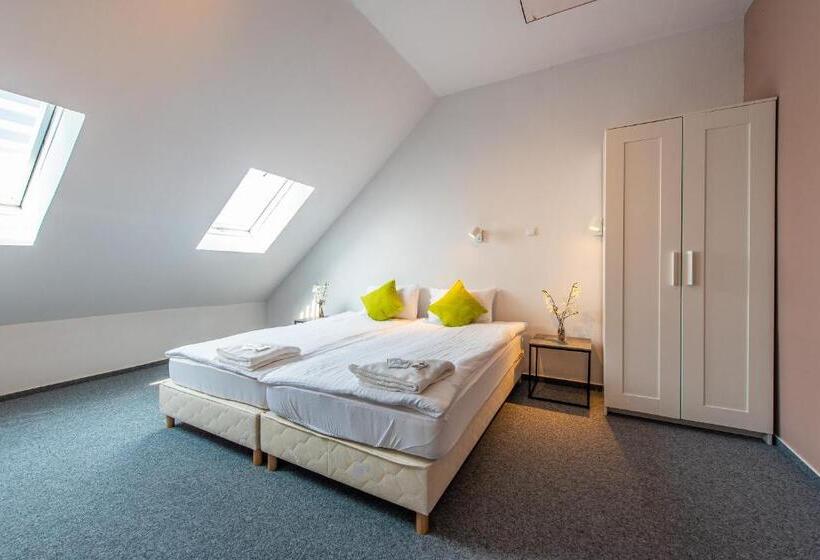 شقة غرفتين, Herczeg Udvarház Poroszló