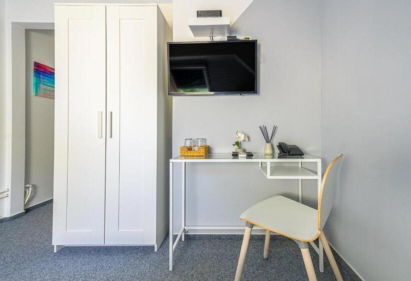 غرفة أساسية, Herczeg Udvarház Poroszló