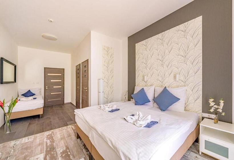 غرفة قياسية ثلاثية مزودة بتراس, Herczeg Udvarház Poroszló