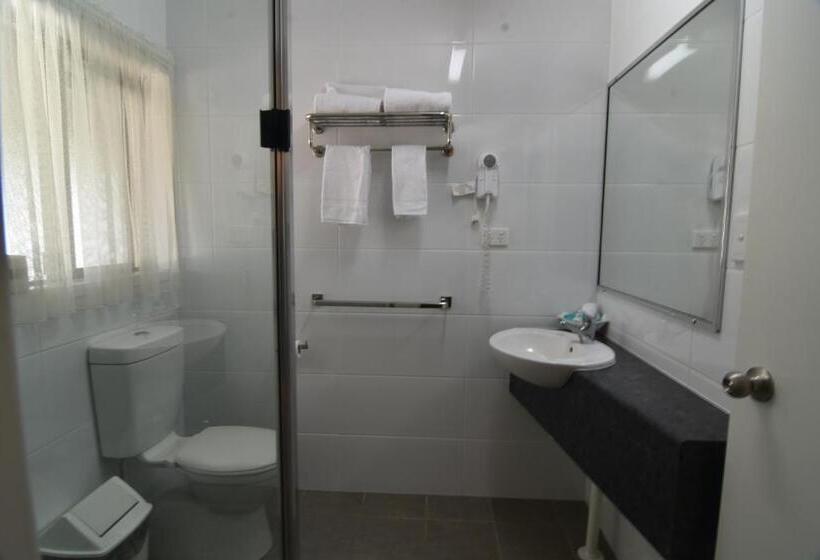 חדר סטנדרט לשלושה, Mundubbera Billabong Motor Inn