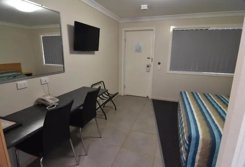 キングサイズベッドのデラックスルーム, Mundubbera Billabong Motor Inn