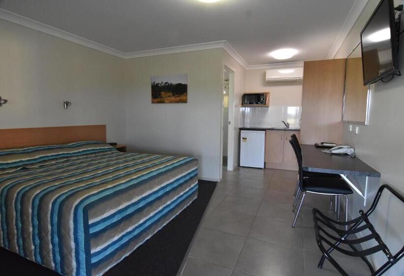 キングサイズベッドのデラックスルーム, Mundubbera Billabong Motor Inn