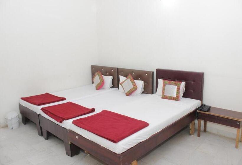 חדר משפחתי, Sunshine Palace