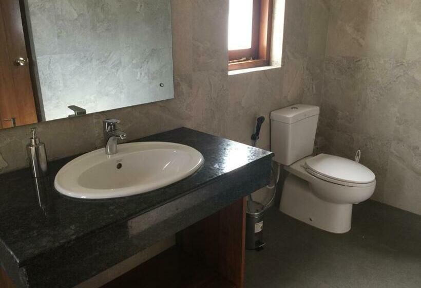 اتاق سوپریور سه تخته, Villa Nilmalee