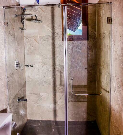 اتاق لوکس با بالکن, Villa Nilmalee