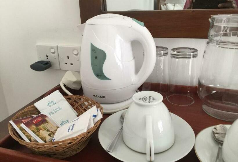 اتاق سوپریور سه تخته, Villa Nilmalee