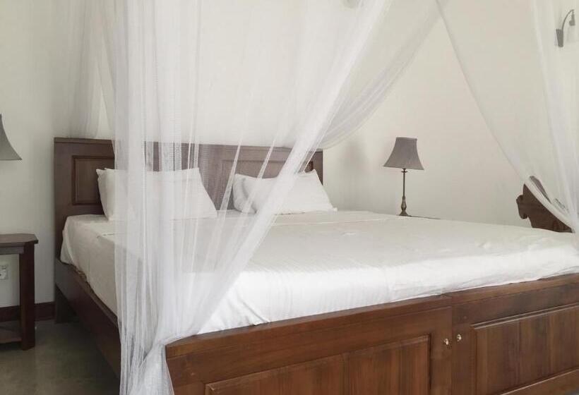 اتاق سوپریور سه تخته, Villa Nilmalee