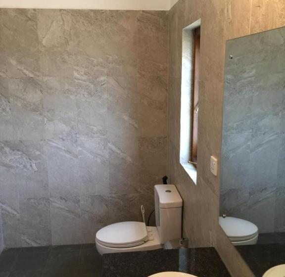 اتاق لوکس با بالکن, Villa Nilmalee