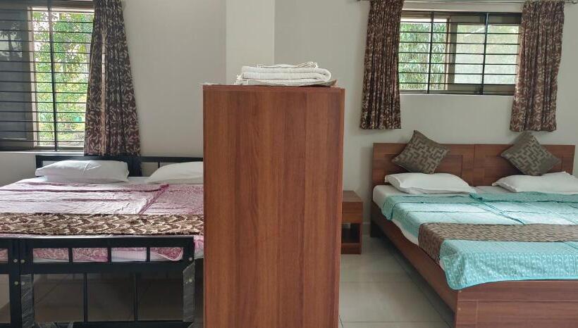 חדר משפחתי נוף לגינה, Sugamya Farm Guesthouse