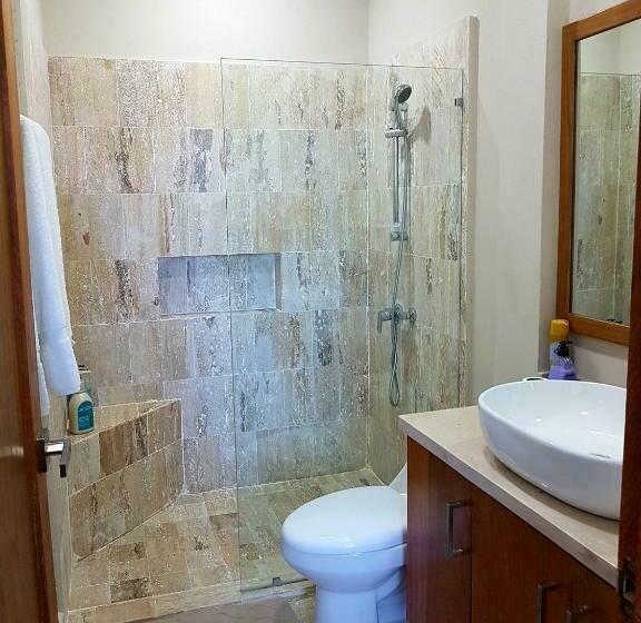 דירת חדר, Koko And Suzy's Ocean Dream