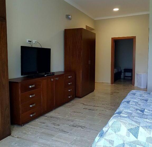 חדר דלוקס לשלושה עם נו לים, Koko And Suzy's Ocean Dream