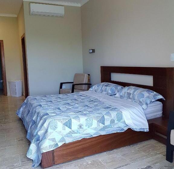 חדר דלוקס לשלושה עם נו לים, Koko And Suzy's Ocean Dream