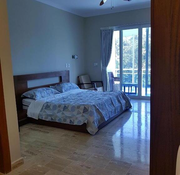 חדר דלוקס לשלושה עם נו לים, Koko And Suzy's Ocean Dream