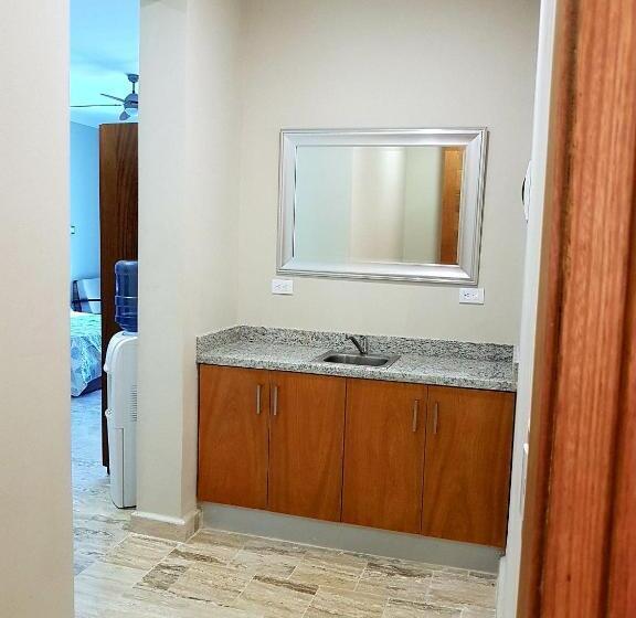 חדר דלוקס לשלושה עם נו לים, Koko And Suzy's Ocean Dream