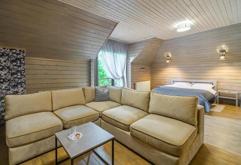 패밀리 룸, Bird Valley