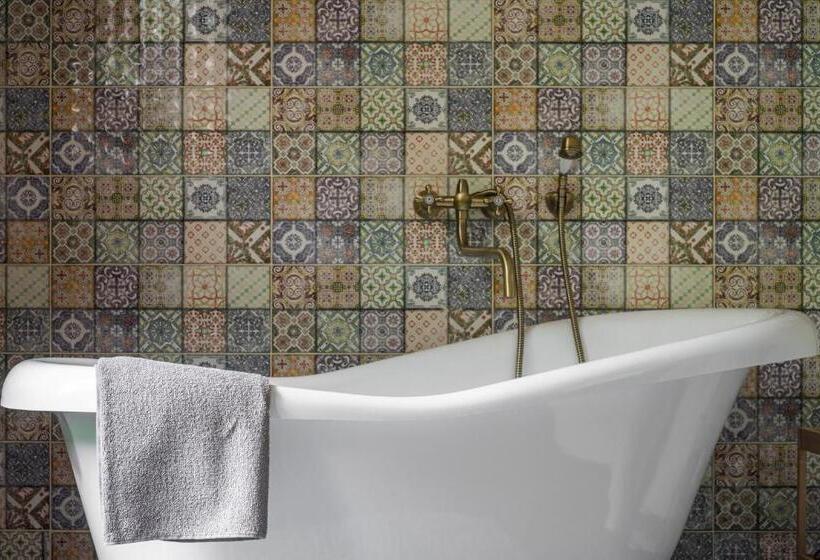 패밀리 스위트, Bird Valley