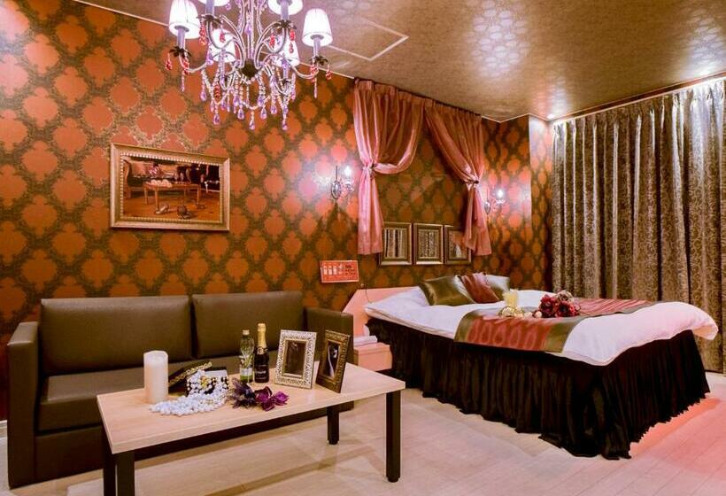 اتاق استاندارد, Christmas Night At The Opera