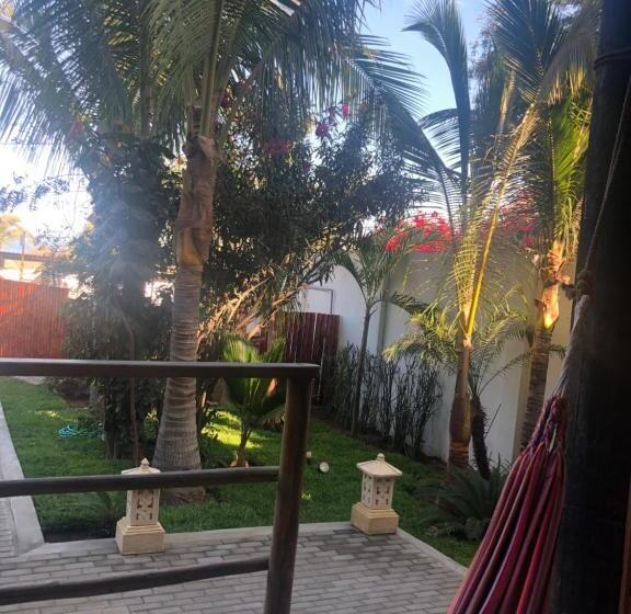 패밀리 룸 가든 전망, Los Cocos De Vichayito