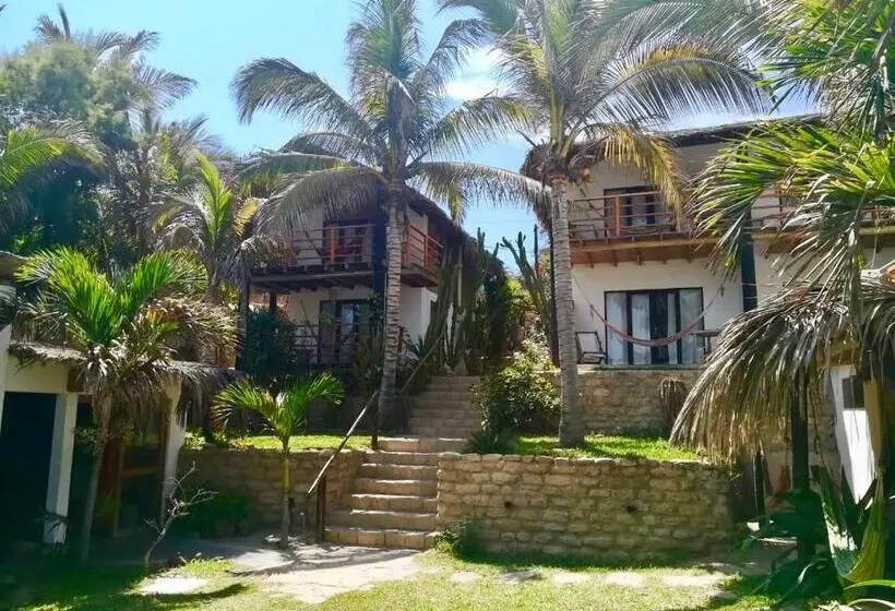 اتاق خانوادگی با چشم‌انداز دریا, Los Cocos De Vichayito