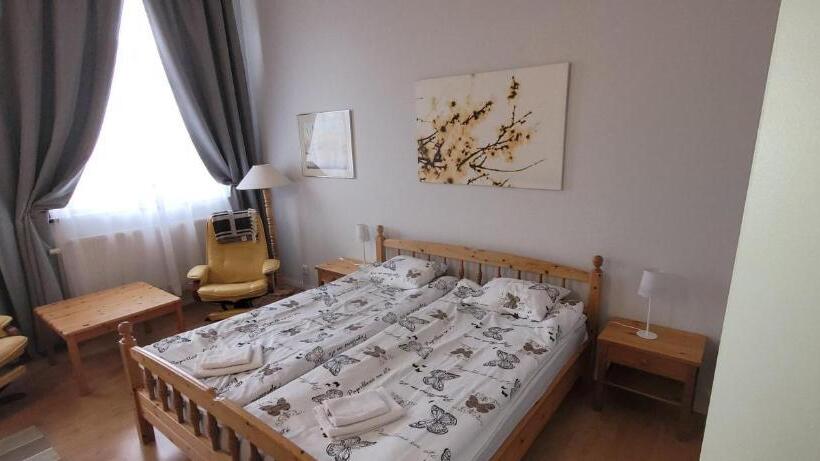 غرفة قياسية مطلّة علي البحر, Skeppsgården B&b