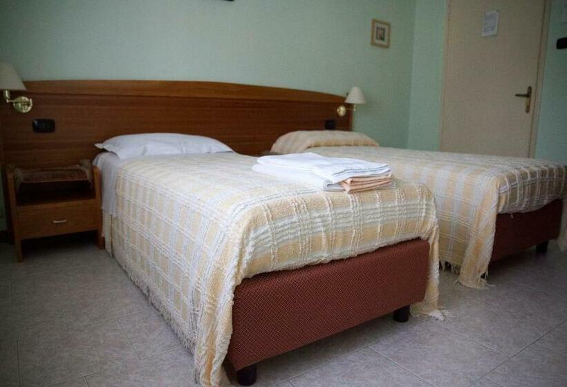 חדר סטנדרט, Trieste