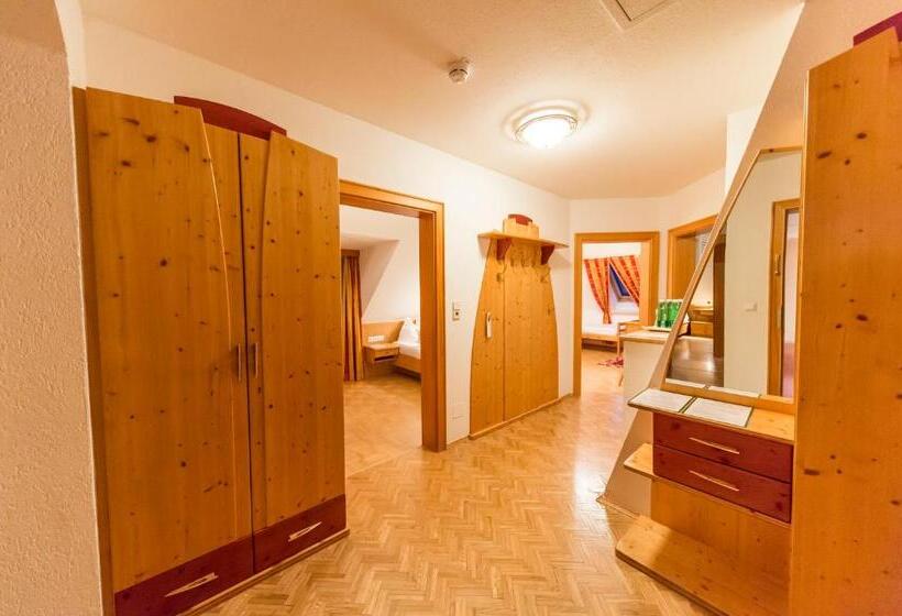 ２ベッドルームのスーペリアアパートメント, Landhotel Timmerer
