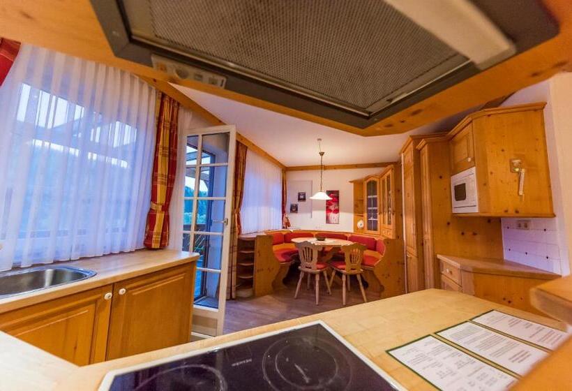 جناح مزوَّد بشرفة, Landhotel Timmerer