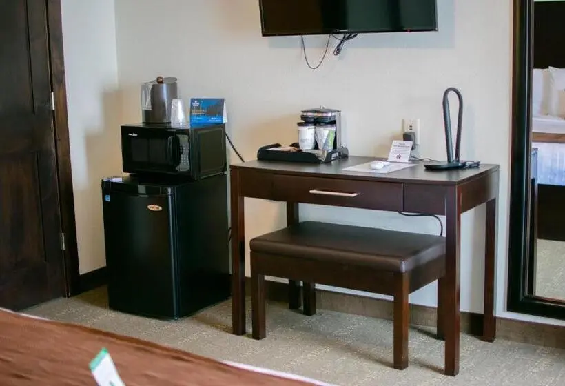 スタンダード４人部屋, Boarders Inn & Suites By Cobblestone Hotels   Syracuse
