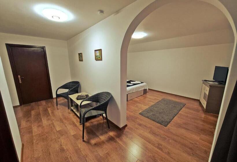 Quarto Estandar, Casa Leu