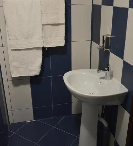 اتاق استاندارد سه تخته با بالکن, Casa Leu